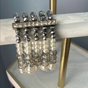 White House black Market Elegant Pearl and Crystal Beaded Bracelet
